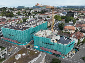 Gesamtübersicht der Neuüberbauung Meinen, Stand September 2025: rechts das Gebäude Meinen Süd, links das Gebäude Meinen Nord. (Halter AG)